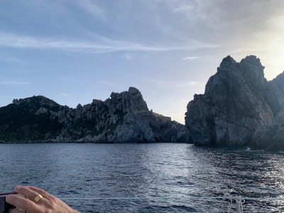<br />
<b>Deprecated</b>:  htmlspecialchars(): Passing null to parameter #1 ($string) of type string is deprecated in <b>/home/u272898465/domains/privateboat83.fr/public_html/templates/galerie.php</b> on line <b>73</b><br />
