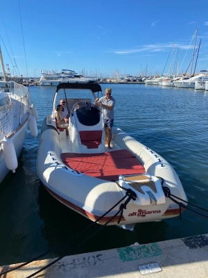 <br />
<b>Deprecated</b>:  htmlspecialchars(): Passing null to parameter #1 ($string) of type string is deprecated in <b>/home/u272898465/domains/privateboat83.fr/public_html/templates/galerie.php</b> on line <b>146</b><br />
